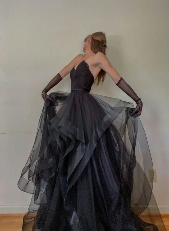 Luolandi Black A-Line Tulle Layers Sweetheart Long Prom Dress Evening Gown No With Gloves